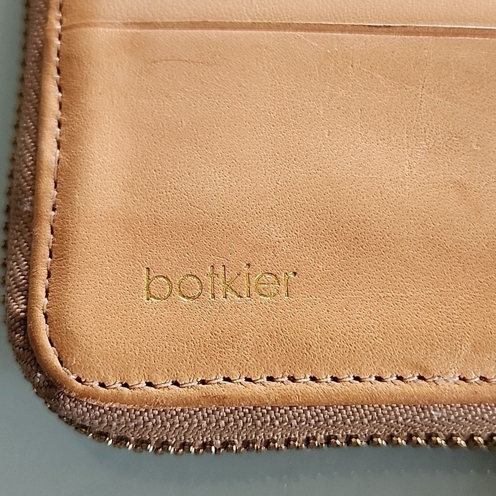 Botkier Wallet  - Picture 4 of 9
